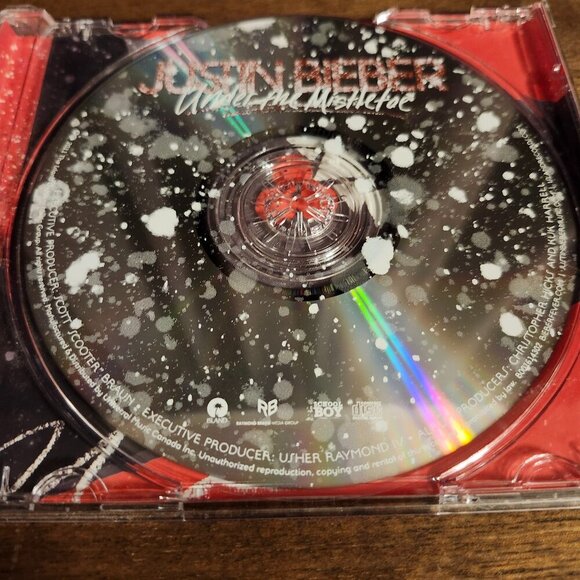 Justin Bieber Under the Mistletoe Christmas CD 2011 - Picture 3 of 6